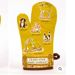 Oven Mitt with Baby Animals. NWT
